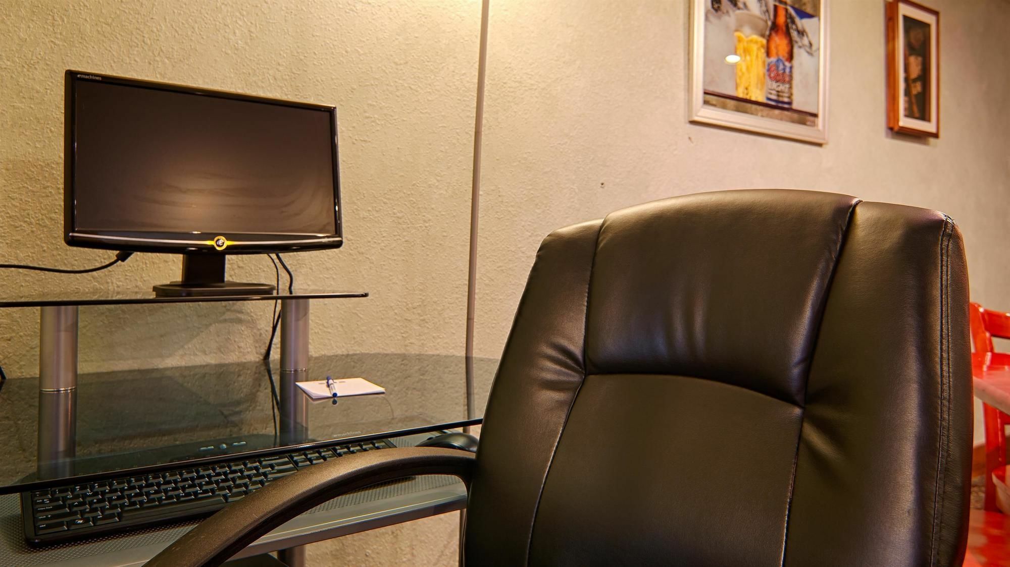 Best Western Kendallville Inn Bagian luar foto